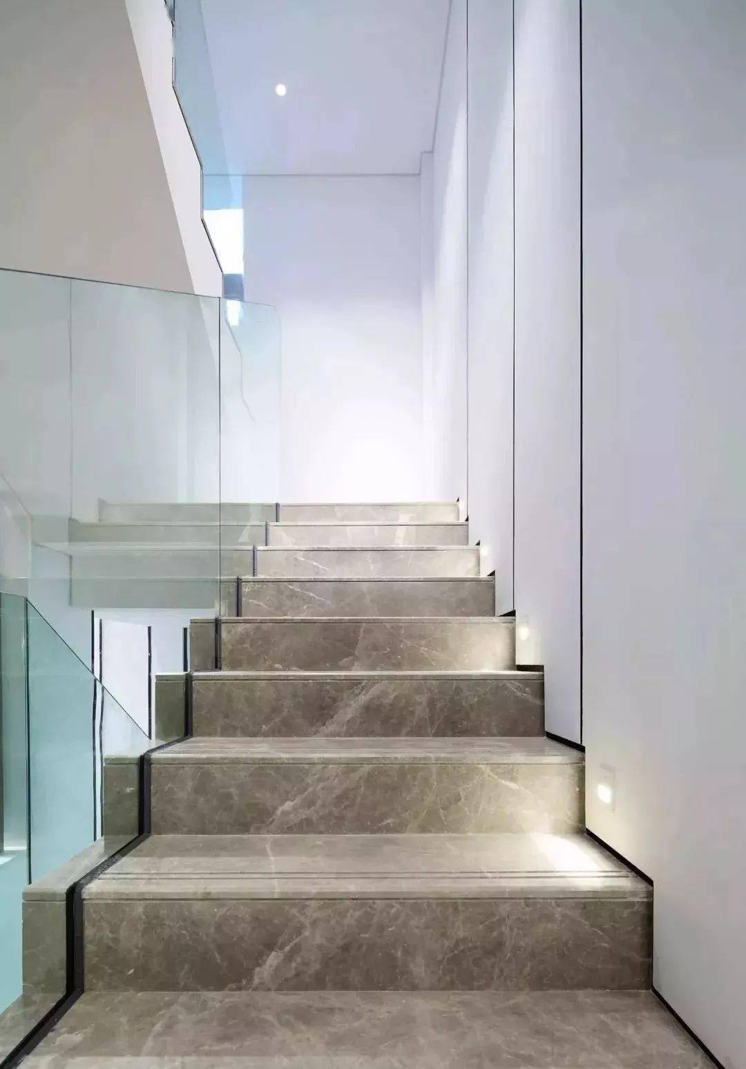大理石樓梯的高級(jí),不言自明_空間